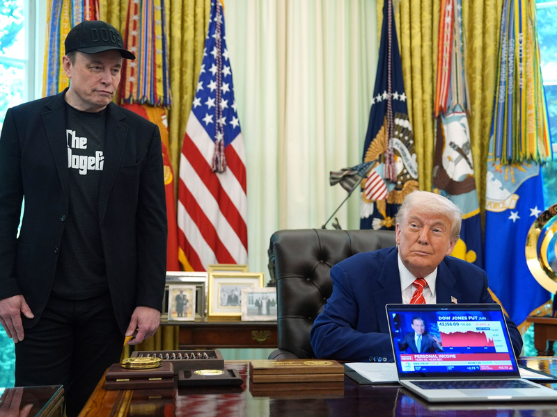 Beim Abschied im Weißen Haus zollten sich Trump und Musk noch gegenseitigen Respekt. (Archivbild) - Foto: Evan Vucci/AP/dpa