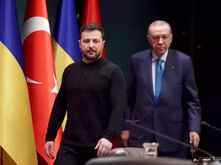 Der ukrainische Präsident Wolodymyr Selenskyj dankte der Türkei für ihre Unterstützung der territorialen Unversehrtheit des Landes. (Archivbild) - Foto: Yavuz Ozden/DIA Photo/AP/dpa