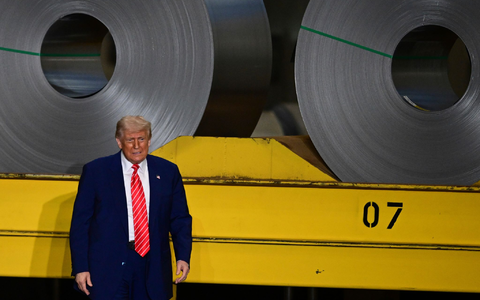Donald Trump während seines Auftritts in einem Stahlwerk in West Mifflin in Pennsylvania. - Foto: David Dermer/AP/dpa