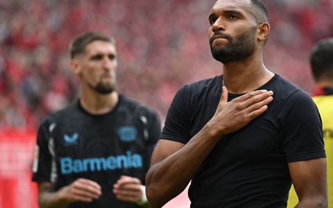 Ob Jonathan Tah (r.) schon bei der Club-WM für den FC Bayern spielen kann, hängt auch von Bayer Leverkusen ab. - Foto: Arne Dedert/dpa Ob Jonathan Tah (r.) schon bei der Club-WM für den FC Bayern spielen kann, hängt auch von Bayer Leverkusen ab. - Foto: Arne Dedert/dpa