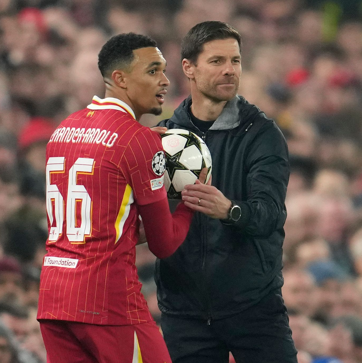 Trent Alexander-Arnold spielt künftig für Real Madrid und Trainer Xabi Alonso. Liverpool bekommt Millionen.  - Foto: Jon Super/AP/dpa