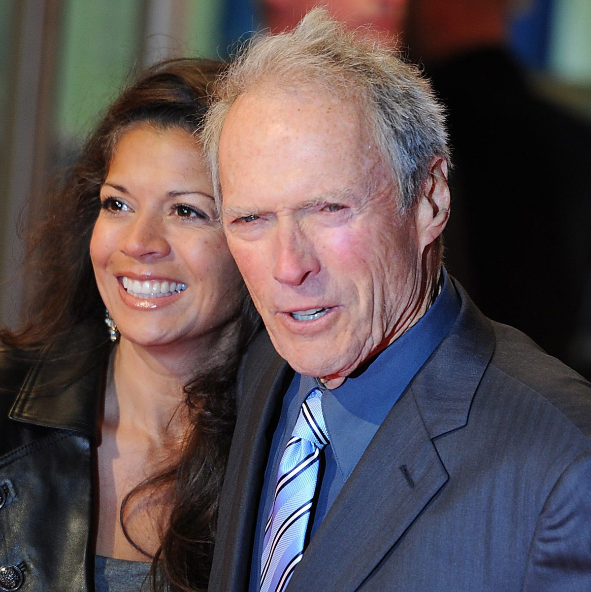 Clint Eastwood 2010 mit seiner damaligen Ehefrau Dina. Er ging zwei Ehen ein, beide wurden geschieden. (Archivfoto) - Foto: picture alliance / dpa