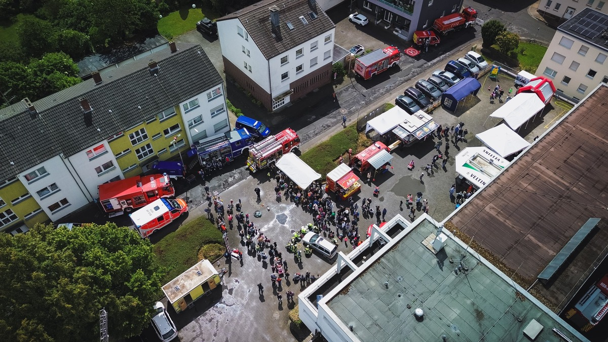 FW-AR: Familientag beim Löschzug Neheim begeistert Groß und Klein - Foto: presseportal.de