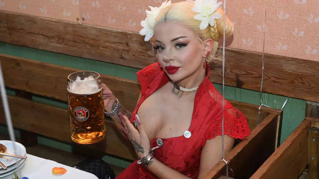 «Ein, zwei Drinks» habe sie gehabt. - Bild: Felix Hörhager/dpa