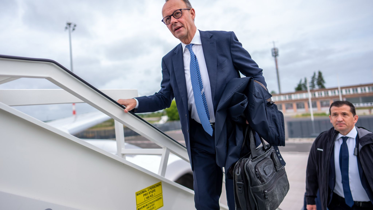 Merz fliegt am Mittwoch in die USA. (Archivbild) - Foto: Michael Kappeler/dpa