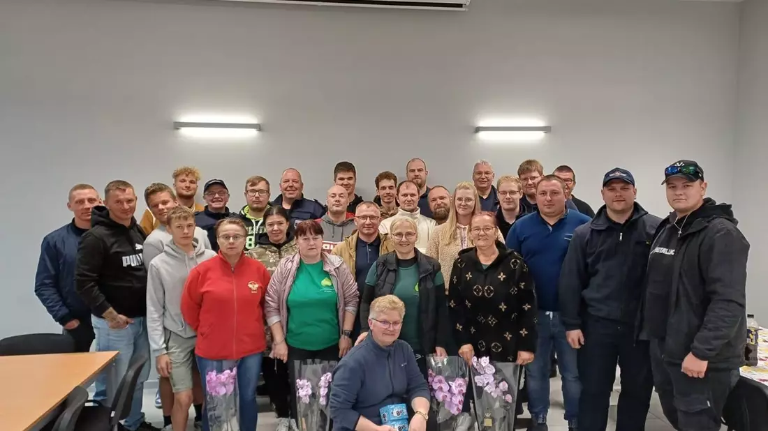 FW Lehrte: Feuer der Freundschaft neu entfacht - Delegation der Stadtfeuerwehr Lehrte besucht die Feuerwehr im polnischen Trzcianka zum 80 jährigen Jubiläum - Bild: presseportal.de