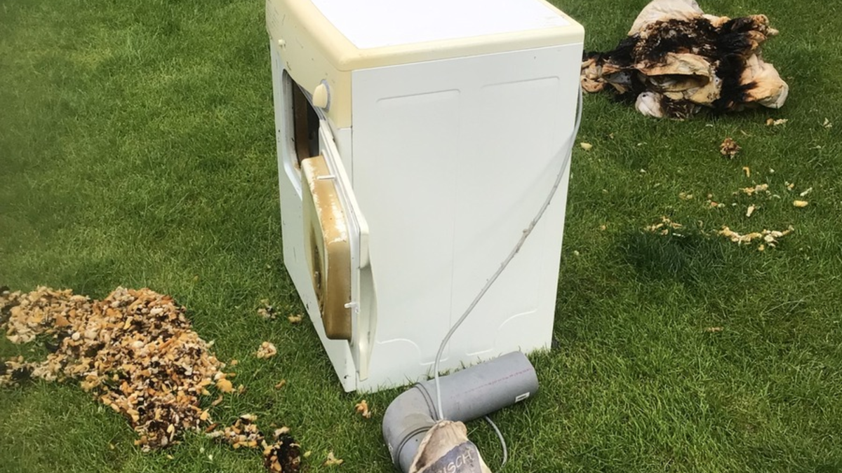 FW Paderborn: Gemeldeter Kellerbrand im Bayernweg (Paderborn-Stadtheide) - Foto: presseportal.de