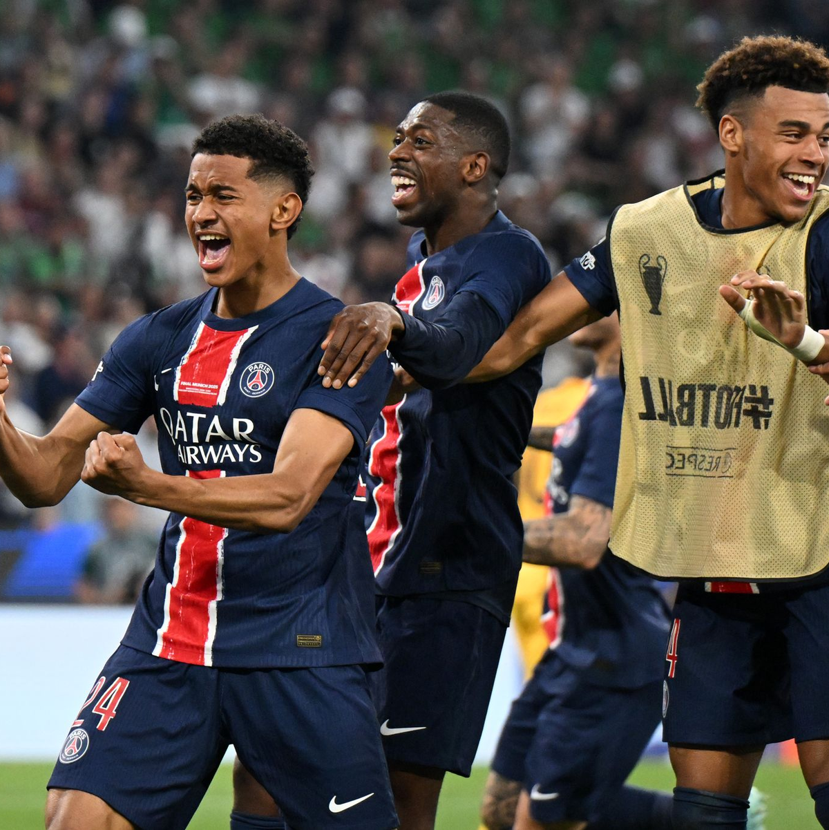 Feierte den Triumph: Trainer Luis Enrique. - Foto: Robert Michael/dpa