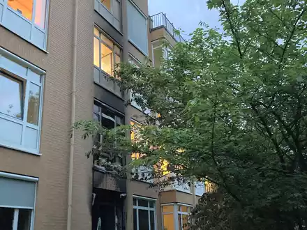 Das Feuer in dem Hamburger Krankenhaus wurde wohl absichtlich gelegt. Ein Patient hat ersten Erkenntnissen zufolge sein Kissen in Brand gesteckt. - Foto: Bernhard Sprengel/dpa
