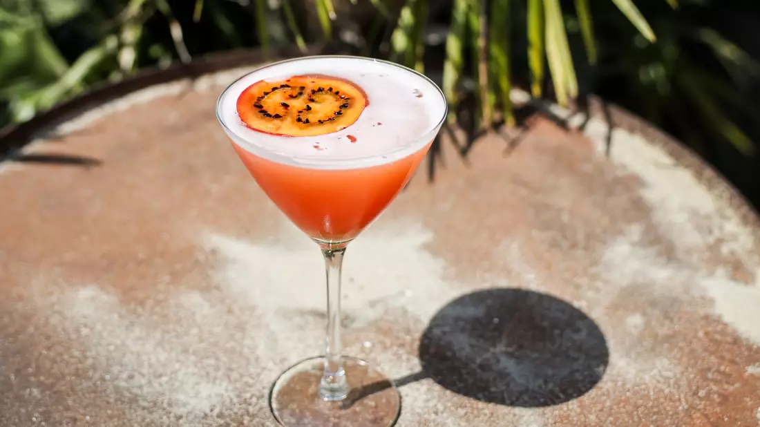 Provokanter Namen, schickes Aussehen: Trend-Drink Pornstar Martini. - Bild: Christian Charisius/dpa