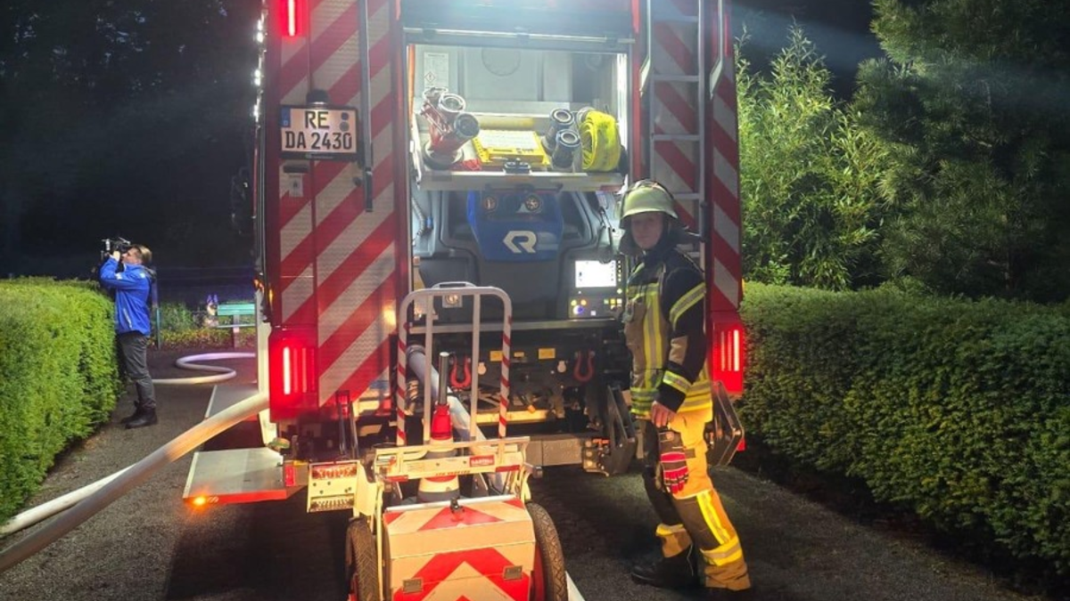 FW Datteln: Kleingebäudebrand - Gartenlaube in Vollbrand - Foto: presseportal.de