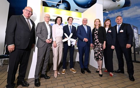 Bundespräsident Steinmeier ehrt die Jugend forscht Bundessiegerinnen und Bundessieger 2025 - Foto: presseportal.de