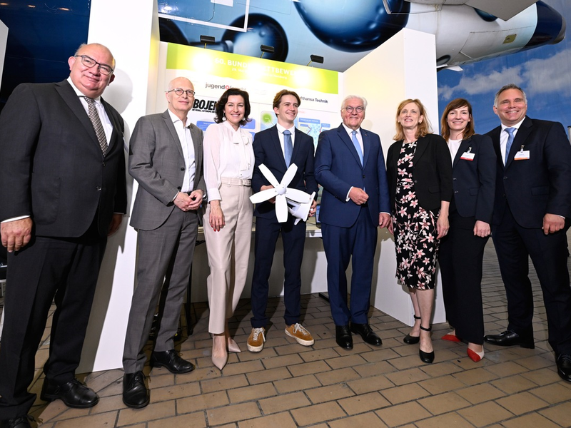 Bundespräsident Steinmeier ehrt die Jugend forscht Bundessiegerinnen und Bundessieger 2025 - Foto: presseportal.de