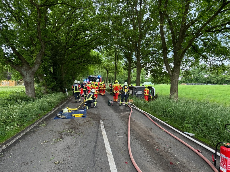 FW-SE: Schwerer Verkehrsunfall in Lentföhrden - Foto: presseportal.de