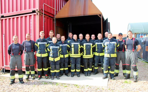 FW-OLL: Eine heiße Sache - Realbrandausbildung der Gemeindefeuerwehr Großenkneten - Foto: presseportal.de