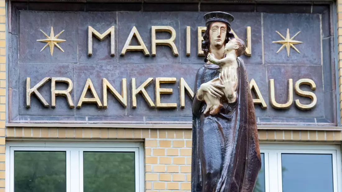 Der Tatverdächtige soll heute einem Haftrichter vorgeführt werden. - Bild: Bodo Marks/dpa