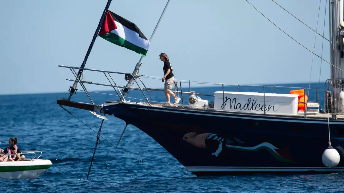 Tagelang waren die Aktivisten auf der «Madleen» unterwegs. (Archivbild) - Bild: Salvatore Cavalli/AP/dpa