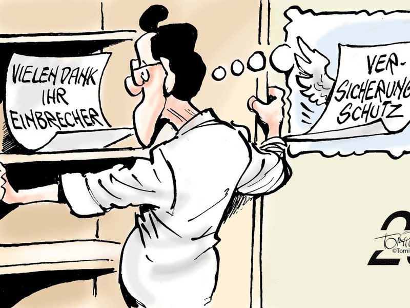 Schmuck zurückgelassen / Er lag während längerer Abwesenheit in einem Schrank - Foto: presseportal.de