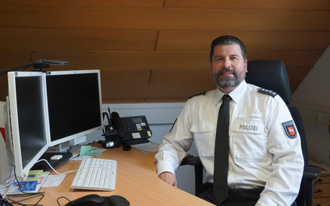 POL-GÖ: (176/2025) Polizeistation Friedland hat neuen Leiter - Inspektionsleiter Marco Hansmann begrüßt Ullrich Björn Ritzau als Nachfolger von Jörk Grote in Groß Schneen - Foto: presseportal.de