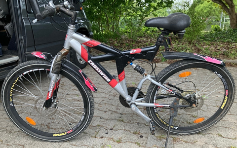 POL-DA: Griesheim: Duo festgenommen und entwendetes Rad entdeckt / Wer erkennt sichergestellte Fahrräder - Foto: presseportal.de