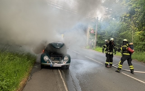 FW-DO: VW Käfer brannte völlig aus - Foto: presseportal.de