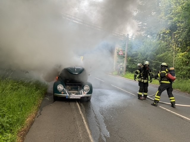 FW-DO: VW Käfer brannte völlig aus - Foto: presseportal.de