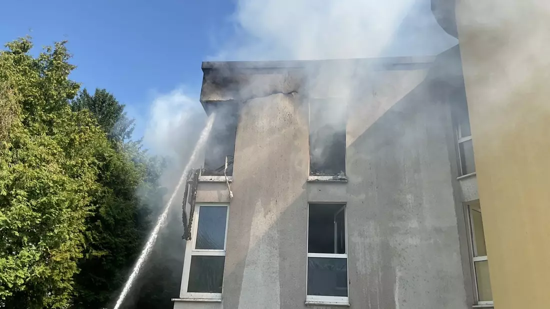 FW-DO: Wohnungsbrand in Lütgendortmund - Bewohner in Spezialklinik transportiert - Bild: presseportal.de