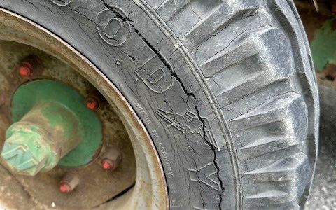 POL-LDK: Gelegenheit macht Diebe - in Autos gegriffen + Unfallflucht in der Konrad-Adenauer-Straße + Verkehrssünder unter die Lupe genommen - Foto: presseportal.de