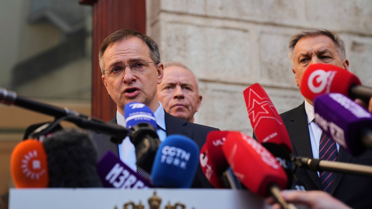 Der russische Präsidentenberater Wladimir Medinski führte die russische Delegation. (Archivbild) - Foto: Francisco Seco/AP/dpa