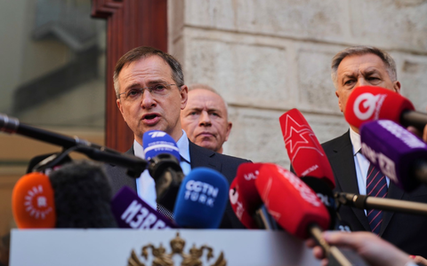 Der russische Verhandlungsführer Wladimir Medinski hat nach der zweiten Verhandlungsrunde in Istanbul Pläne für einen neuen Gefangenenaustausch bestätigt. (Archivbild) - Foto: Francisco Seco/AP/dpa
