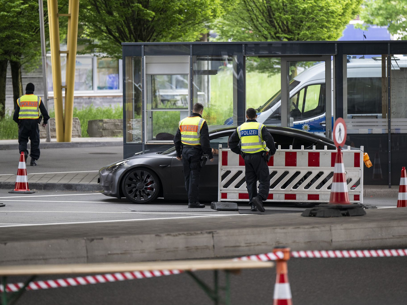 Kurz nach dem Regierungswechsel waren die Grenzkontrollen verschärft worden. (Archivbild) - Foto: Gian Ehrenzeller/KEYSTONE/dpa