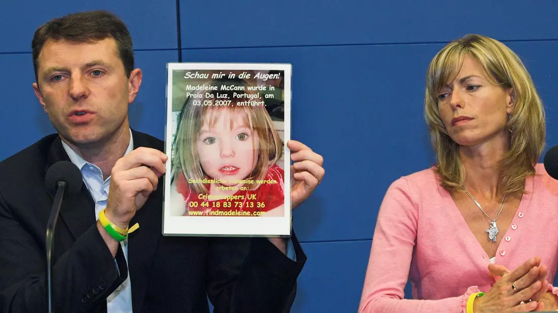 Maddies Eltern wollen die Hoffnung nicht aufgeben, dass ihre Tochter lebt. (Archivbild) - Bild: Sven Kaestner/AP/dpa