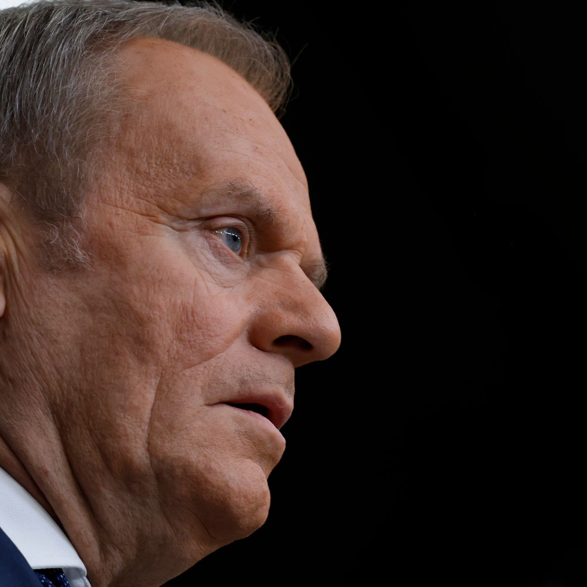 Polens Regierungschef Donald Tusk ist nach der Niederlage seines Kandidaten bei der Präsidentenwahl unter Druck. (Archivbild) - Foto: Omar Havana/AP/dpa