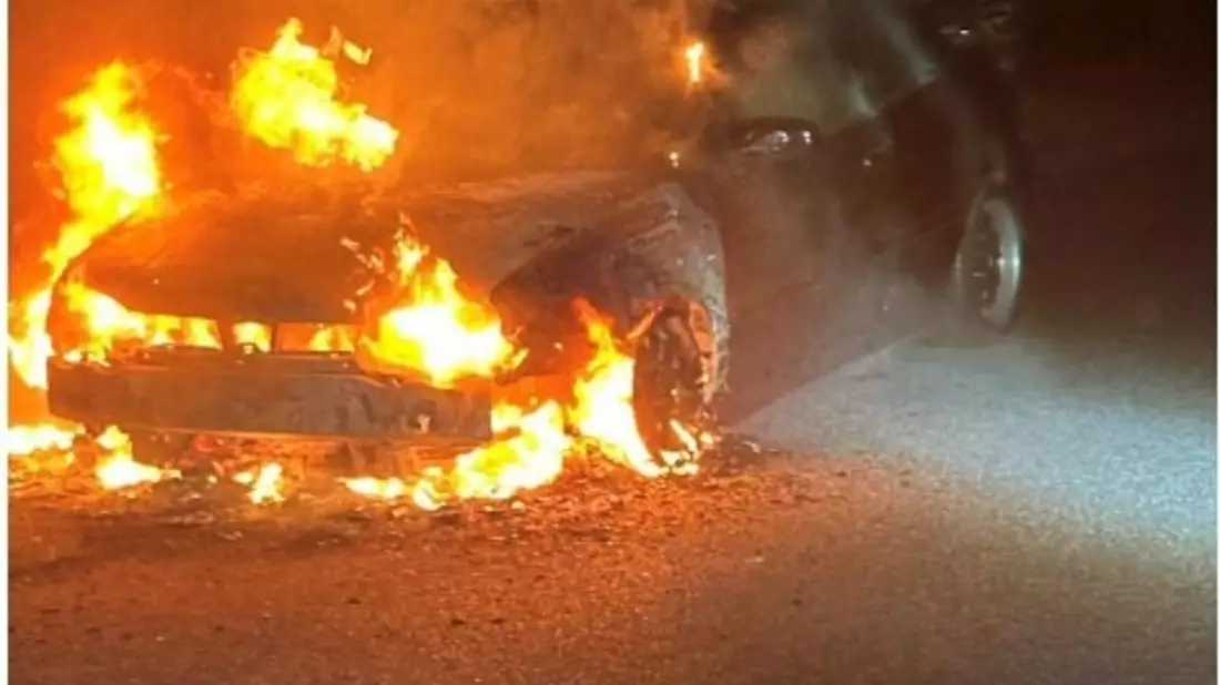 POL-WHV: Nächtlicher Fahrzeugbrand in der Kiebitzstraße - Ursache unklar - Bild: presseportal.de