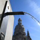 In Dresden spendet ein Trinkwasserbrunnen öffentlich zugängliche Abkühlung.  - Foto: Robert Michael/dpa