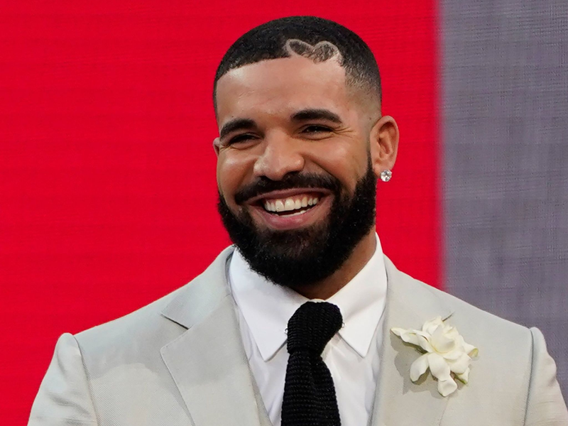 Rapper Drake soll im Sommer insgesamt neun Konzerte in Europa und Großbritannien geben. (Archivbild) - Foto: Chris Pizzello/Invision/AP/dpa