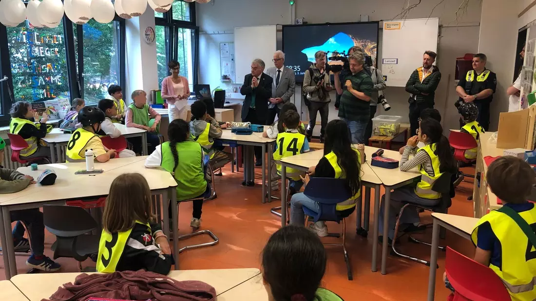 POL-ME: Innenminister Herbert Reul beim Aktionstag sicher. mobil. leben - Kinder im Blick - 2506013 - Bild: presseportal.de