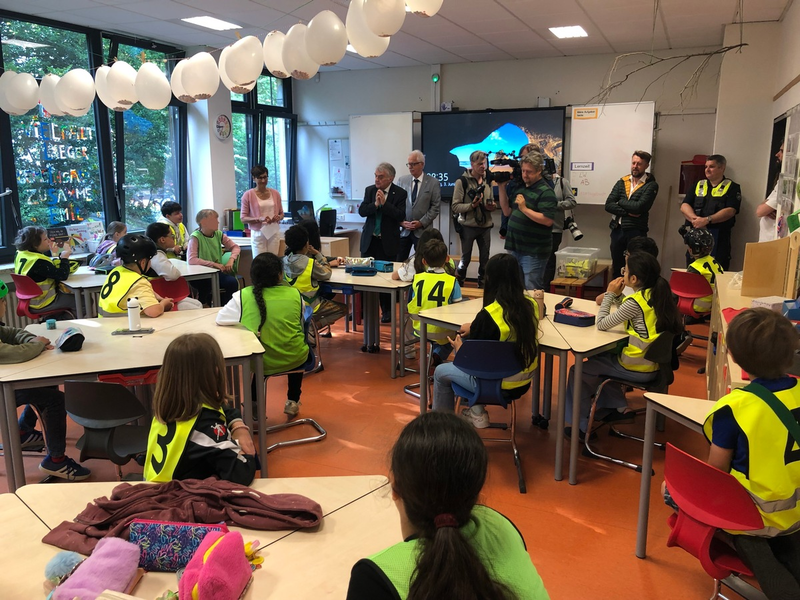POL-ME: Innenminister Herbert Reul beim Aktionstag sicher. mobil. leben - Kinder im Blick - 2506013 - Foto: presseportal.de