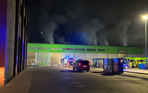 Feuerwehr Goch: Feuer bei Entsorgungsunternehmen: Brandursache unklar - Foto: presseportal.de