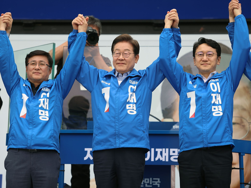 Liegt bei der vorgezogenen Präsidentschaftswahl in Südkorea vorn: Der linke Oppositionsführer Lee Jae Myung.   - Foto: Yonhap/YNA/dpa