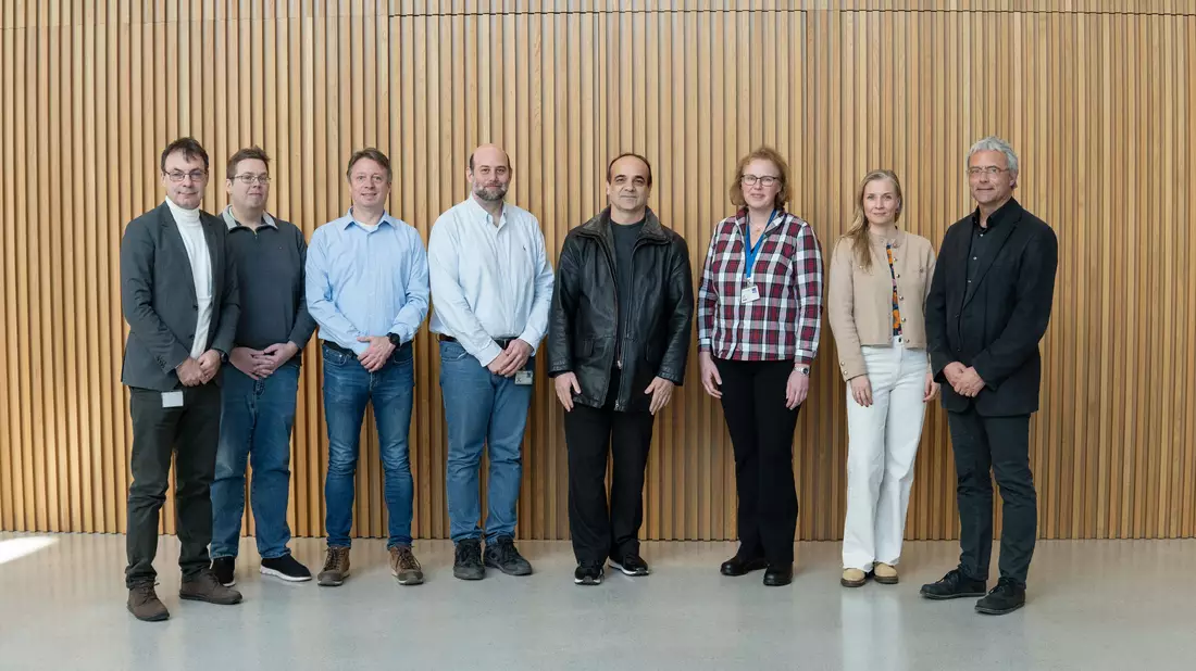 Gruppenfoto mit Fulbright-Professor - Bild: Florian Stix über pressetext.de