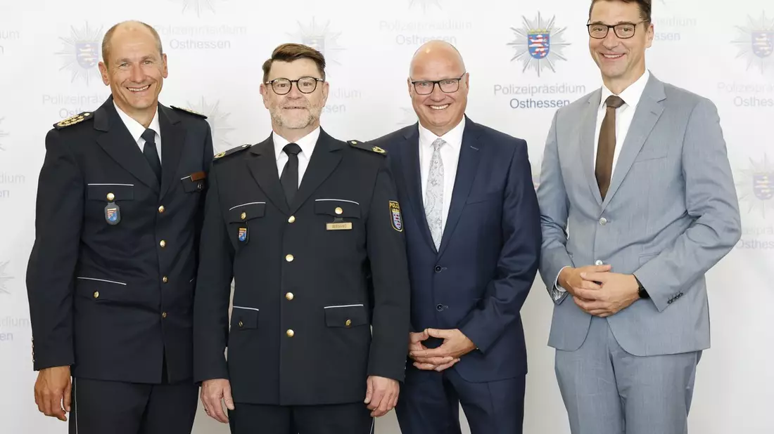 POL-OH: Amtswechsel im Polizeipräsidium Osthessen / Abteilungsdirektor Theo Wiegand in den Ruhestand verabschiedet - Stippich folgt - Bild: presseportal.de