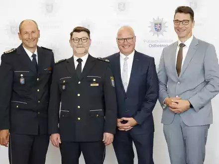 POL-OH: Amtswechsel im Polizeipräsidium Osthessen / Abteilungsdirektor Theo Wiegand in den Ruhestand verabschiedet - Stippich folgt - Foto: presseportal.de