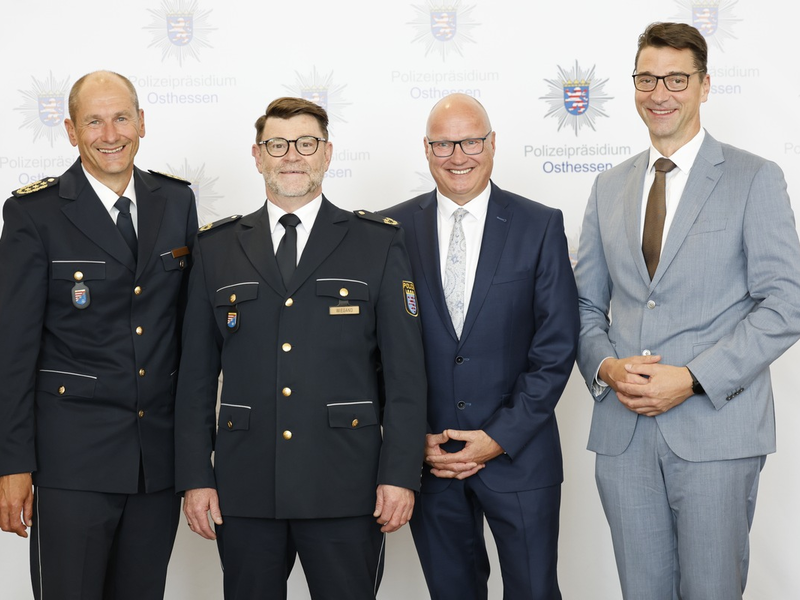 POL-OH: Amtswechsel im Polizeipräsidium Osthessen / Abteilungsdirektor Theo Wiegand in den Ruhestand verabschiedet - Stippich folgt - Foto: presseportal.de