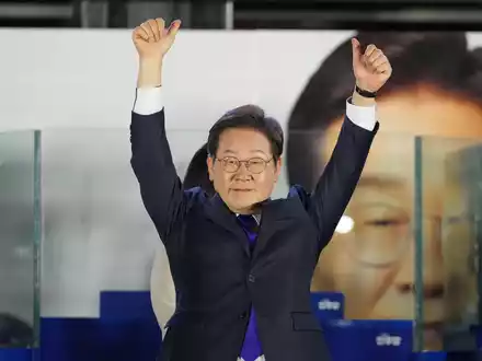 Die Südkoreaner haben nach einer mehrmonatigen Staatskrise über ein neues Staatsoberhaupt entschieden. - Foto: Lee Jin-man/AP/dpa