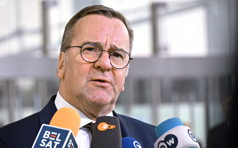Verteidigungsminister Boris Pistorius und seine Kolleginnen und Kollegen sollen den neuen Nato-Zielen an diesem Donnerstag zustimmen. (Archivbild) - Foto: Anna Ross/dpa