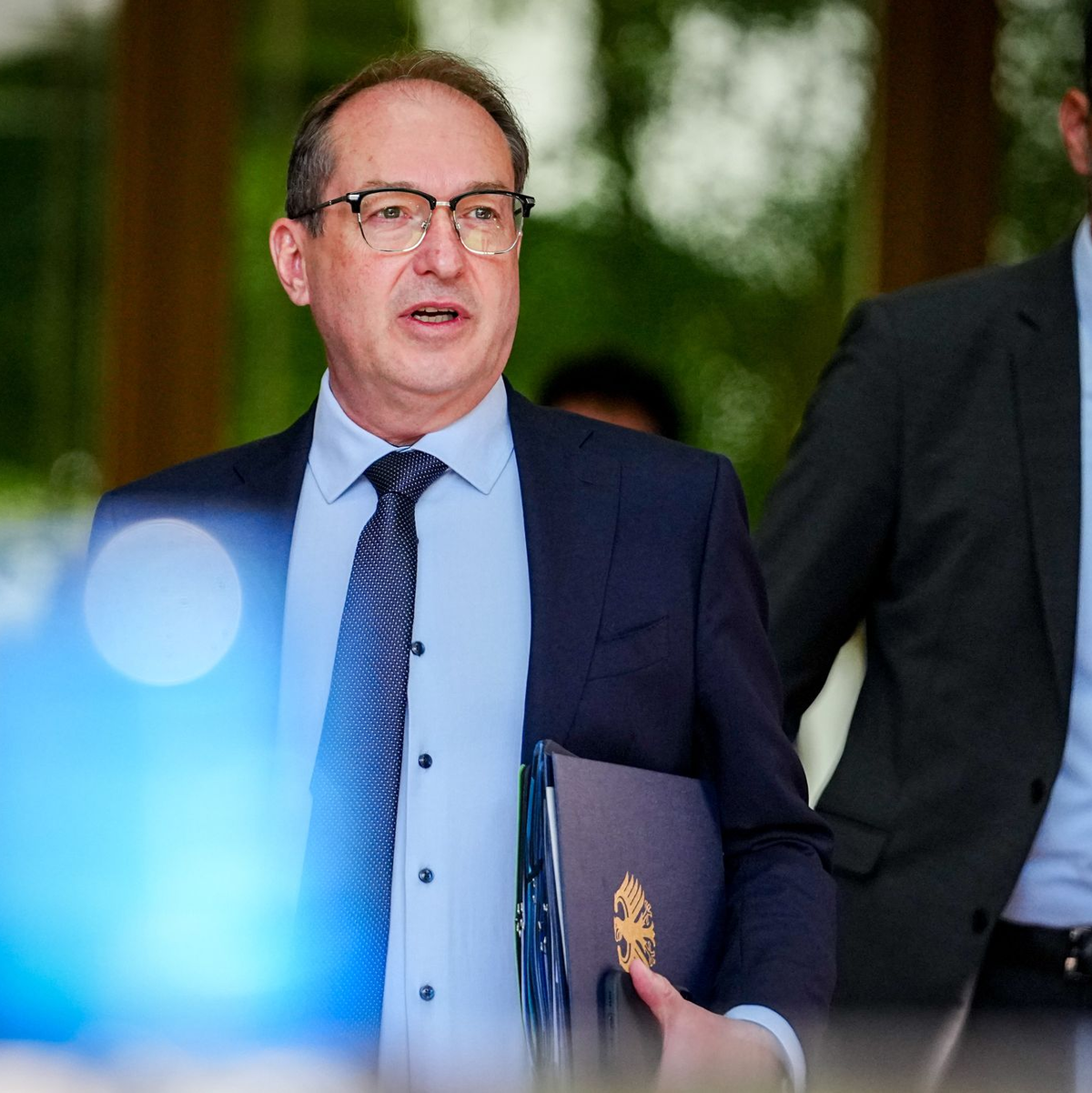 Bundesinnenminister Alexander Dobrindt (CSU) strebt direkte Vereinbarungen mit Afghanistan für mehr Abschiebungen an. (Archivbild) - Foto: Kay Nietfeld/dpa