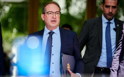 Legte der SPD-Kandidatin indirekt den Rückzug nahe: Alexander Dobrindt.  - Foto: Kay Nietfeld/dpa