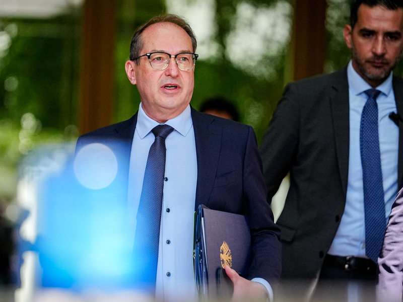 Innenminister Alexander Dobrindt setzt auf eine höchstrichterliche Klärung vor dem EuGH. (Archivbild) - Foto: Kay Nietfeld/dpa