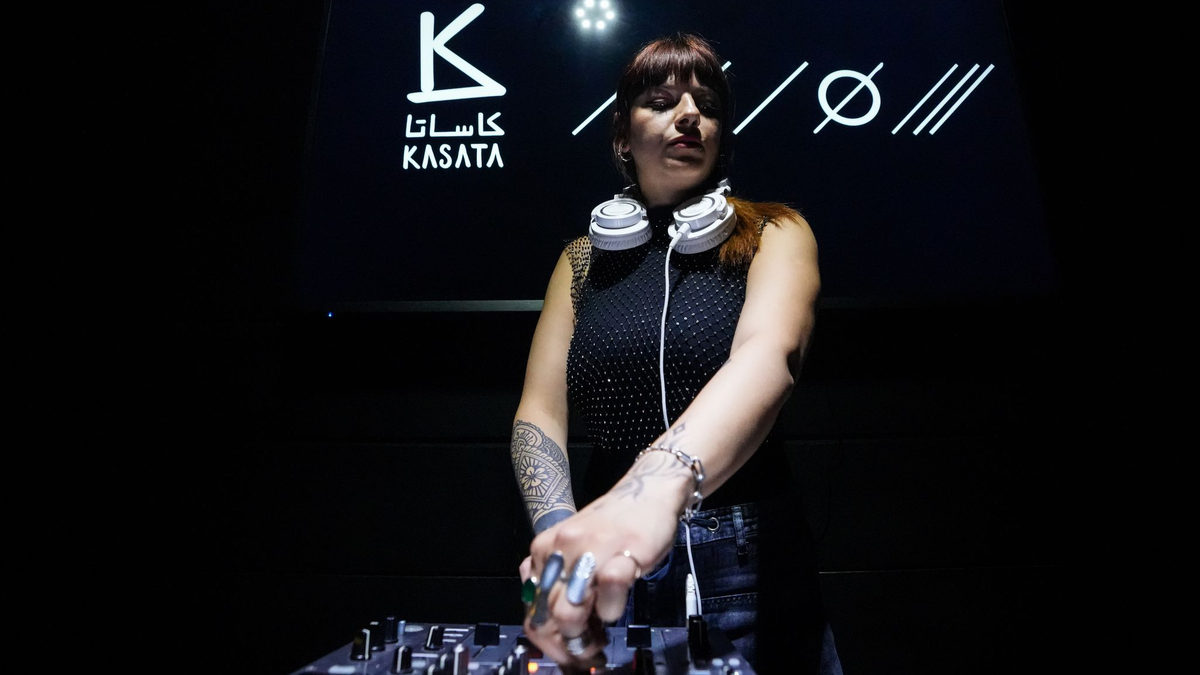 Die in Berlin lebende DJ Nuria legt in Damaskus auf. - Foto: Moawia Atrash/dpa